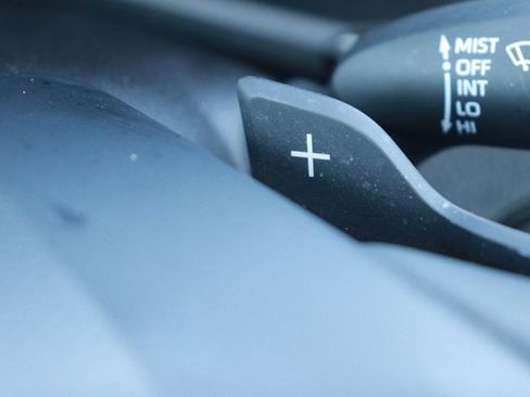 Used 2025 Toyota Camry SE image 24