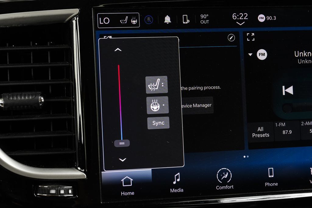 Used 2024 Chrysler Pacifica Touring-L FWD image 31