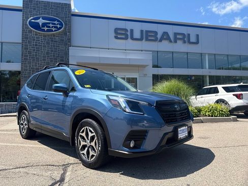 Used 2023 Subaru Forester Premium AWD/4WD image 1