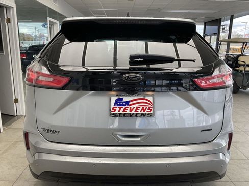 Used 2022 Ford Edge SE w/ Black Appearance Package image 6