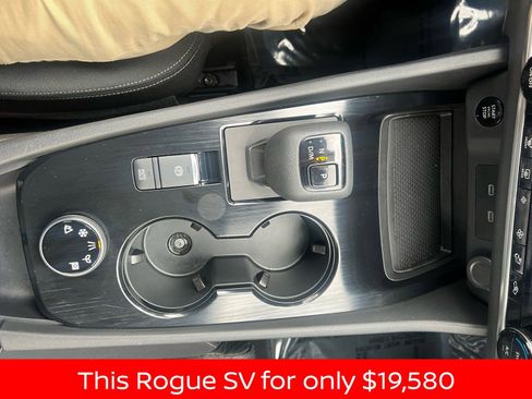 Used 2024 Nissan Rogue SV image 20