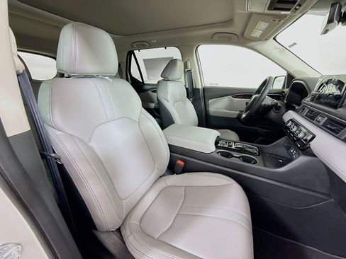 New 2025 Honda Pilot Touring image 29