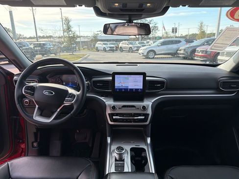 Used 2020 Ford Explorer XLT w/ Equipment Group 202A image 28