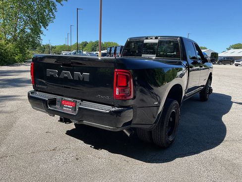 New 2026 RAM 3500 Laramie AWD/4WD image 5