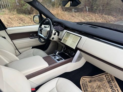 Certified 2023 Land Rover Range Rover SE image 19