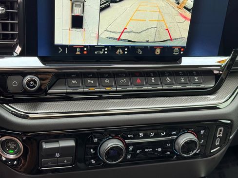 Used 2024 Chevrolet Silverado 1500 ZR2 w/ Technology Package image 34