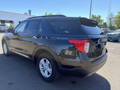 Used 2023 Ford Explorer XLT w/ Equipment Group 202A AWD/4WD image 3