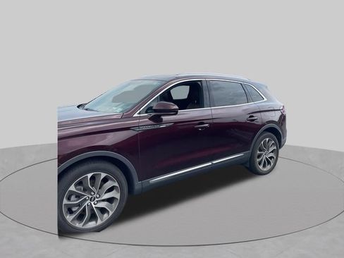 Used 2023 Lincoln Nautilus Reserve AWD/4WD image 2