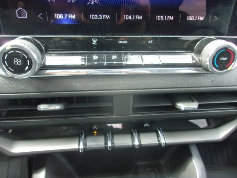 Used 2023 Chevrolet Colorado W/T image 19