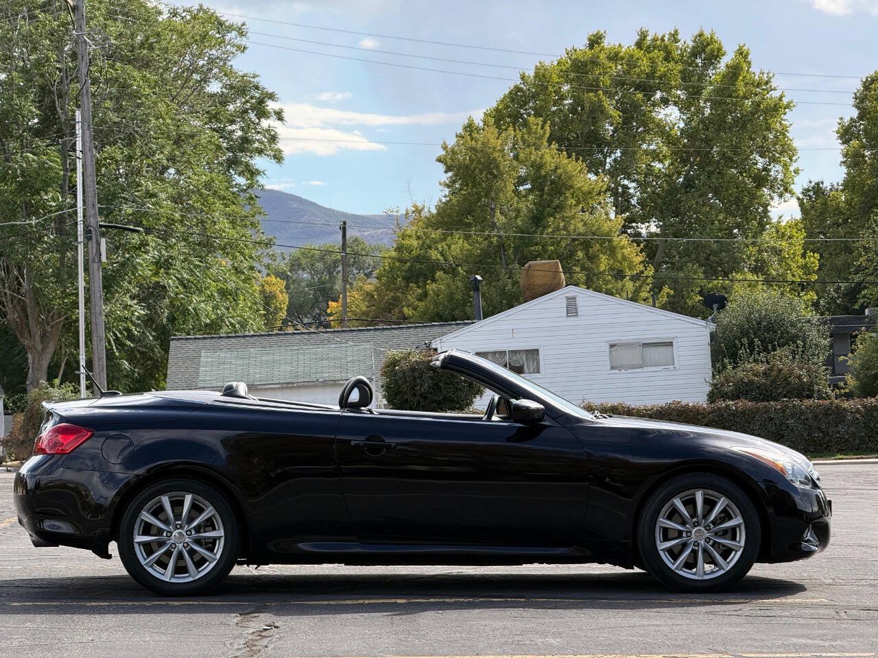 Used 2013 INFINITI G37 Convertible w/ Premium Pkg RWD image 13