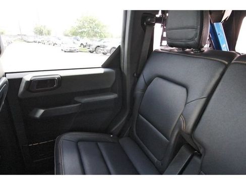 Used 2023 Ford Bronco Badlands AWD/4WD image 9