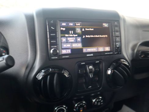 Used 2016 Jeep Wrangler Unlimited Sahara AWD/4WD image 57