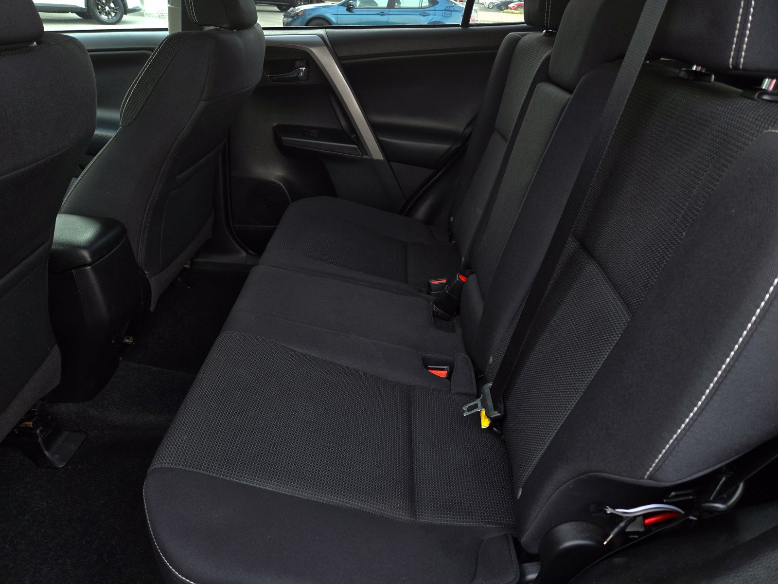 Used 2018 Toyota RAV4 XLE AWD/4WD image 11