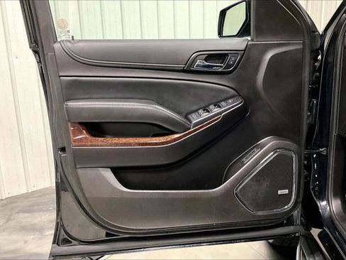 Used 2016 GMC Yukon XL SLT w/ Premium Edition AWD/4WD image 23