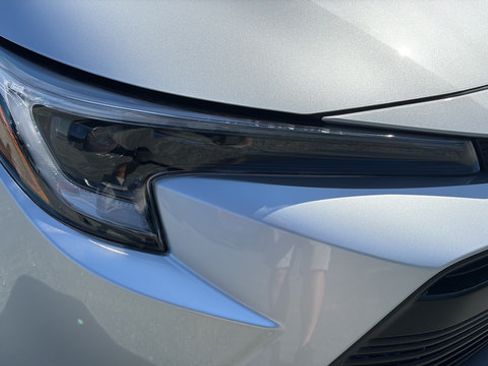 Used 2025 Toyota Corolla LE FWD image 9