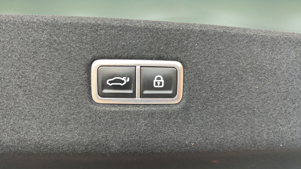 Used 2023 Hyundai Ioniq 6 Limited AWD/4WD image 19