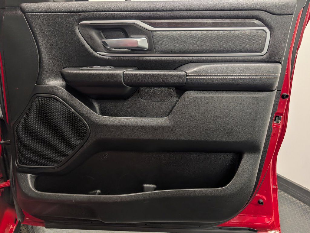 Used 2022 RAM 1500 Big Horn AWD/4WD image 32