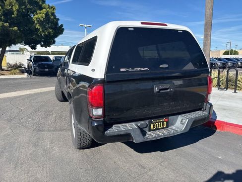 Used 2018 Toyota Tacoma SR w/ SR Convenience Package image 17