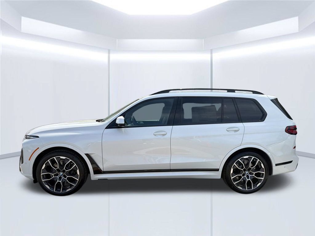 New 2026 BMW X7 xDrive40i w/ M Sport Package AWD/4WD image 3