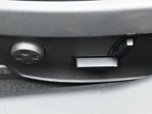 Used 2013 Tesla Model S Performance image 10