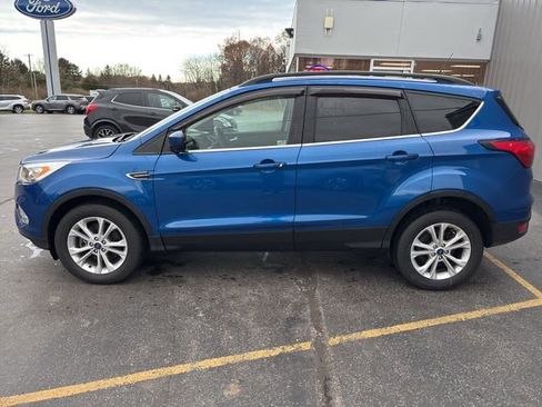 Used 2019 Ford Escape SEL image 2