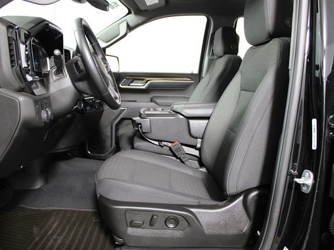 Used 2025 Chevrolet Silverado 1500 LT image 8