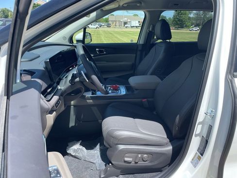 New 2026 Kia Carnival EX FWD image 8