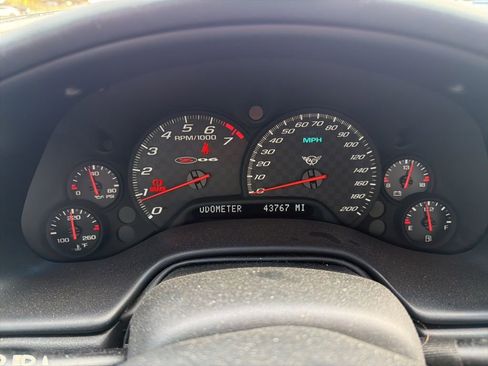 Used 2004 Chevrolet Corvette Z06 w/ Z06 Preferred Equipment Group image 6