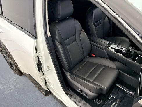 Used 2025 Nissan Rogue SL w/ Tech Package image 16