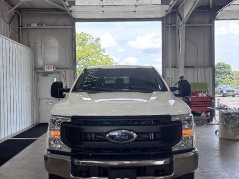 Used 2021 Ford F250 XL w/ Power Equipment Group AWD/4WD image 3