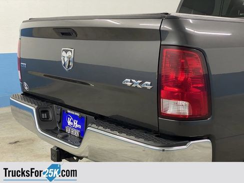 Used 2018 RAM 1500 Classic SLT image 30
