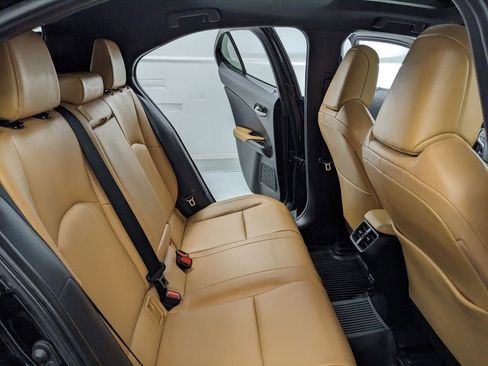 Used 2024 Lexus UX 250h AWD w/ Premium Package image 17