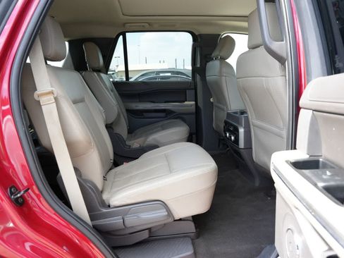 Used 2020 Ford Expedition XLT w/ Equipment Group 202A AWD/4WD image 17