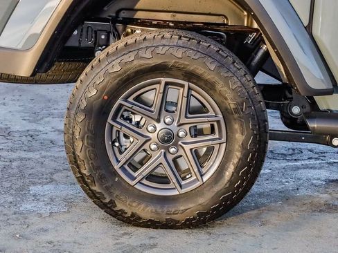 New 2026 Jeep Gladiator Sport AWD/4WD image 12