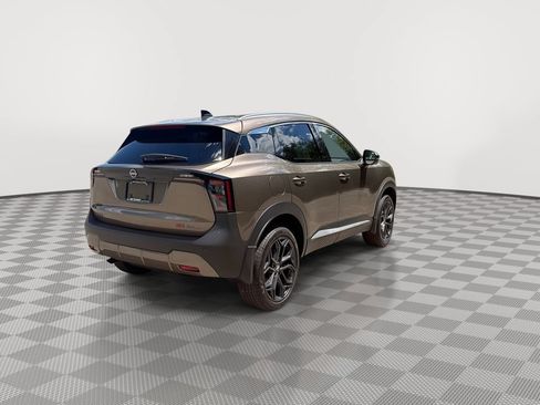 New 2026 Nissan Kicks SR AWD/4WD image 10