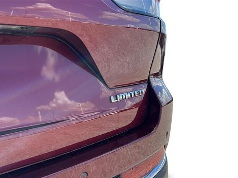 Used 2022 Jeep Grand Cherokee Limited image 34