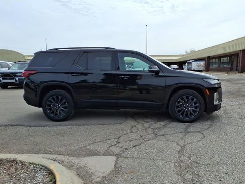 Used 2023 Chevrolet Traverse RS w/ LPO, Floor Liner Package AWD/4WD image 6