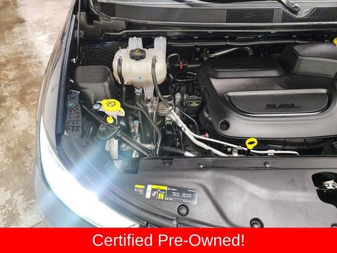 Used 2025 Chrysler Pacifica Select image 35