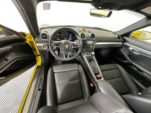 Used 2025 Porsche 718 Cayman RWD image 22