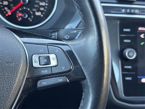 Used 2019 Volkswagen Tiguan SE image 19
