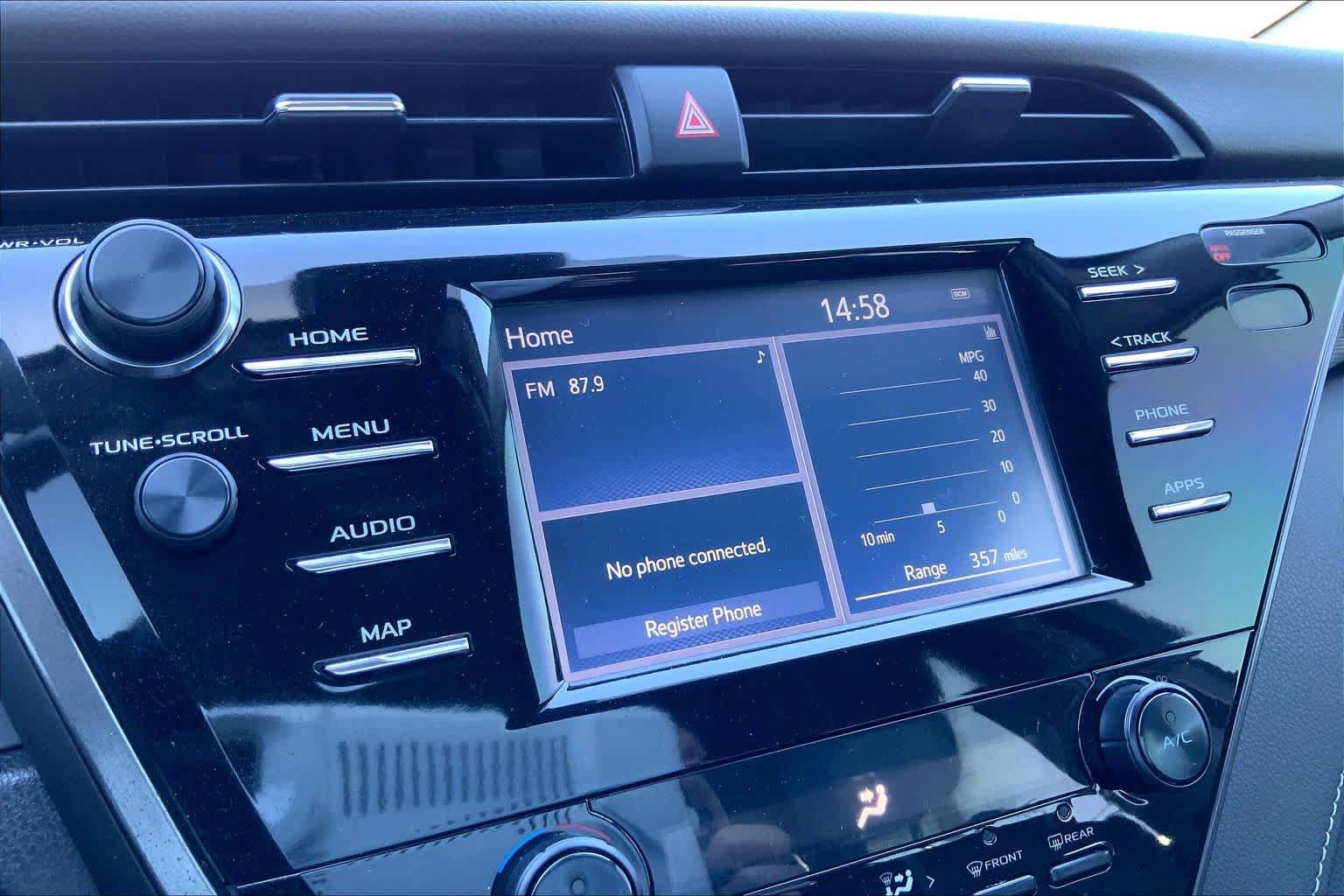 Used 2019 Toyota Camry SE FWD image 34