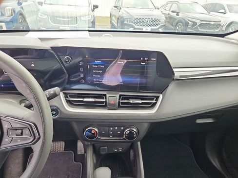 Used 2025 Chevrolet TrailBlazer LS w/ LS Convenience Package FWD image 16