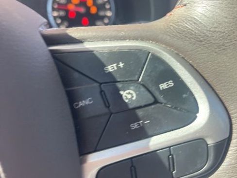 Used 2016 Jeep Renegade Limited image 12