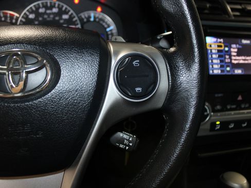 Used 2013 Toyota Camry SE FWD image 16