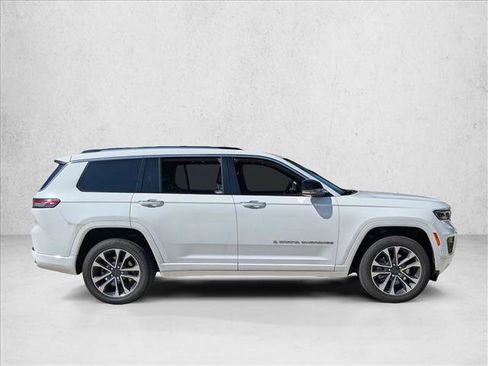 Used 2022 Jeep Grand Cherokee L Overland image 4