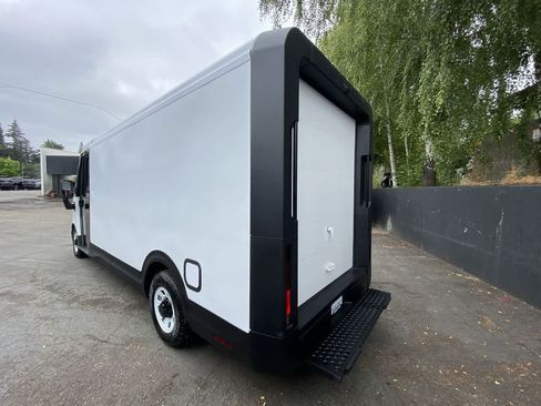 Used 2024 Chevrolet Brightdrop 600 w/ Commercial Equipment Package AWD/4WD image 4