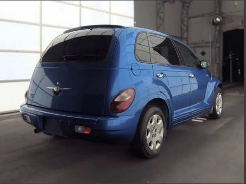 Used 2006 Chrysler PT Cruiser Touring FWD image 2