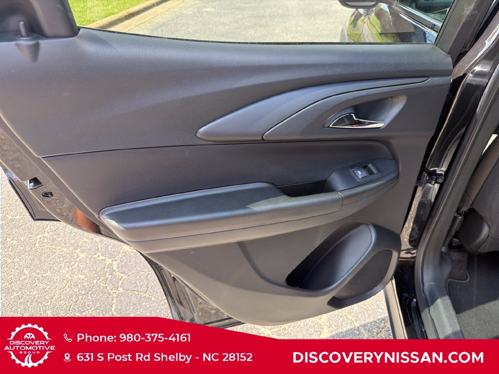 Used 2023 Chevrolet TrailBlazer LT w/ Convenience Package FWD image 29