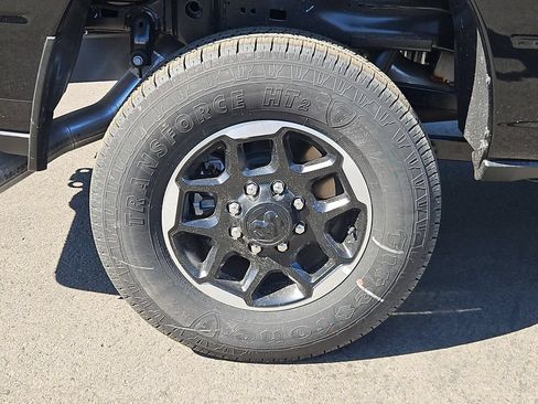New 2026 RAM 2500 Laramie AWD/4WD image 9