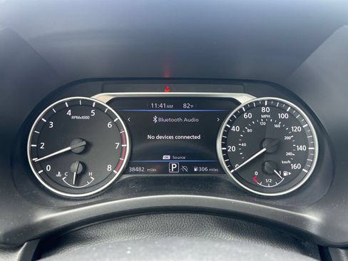 Used 2025 Nissan Sentra SV FWD image 40